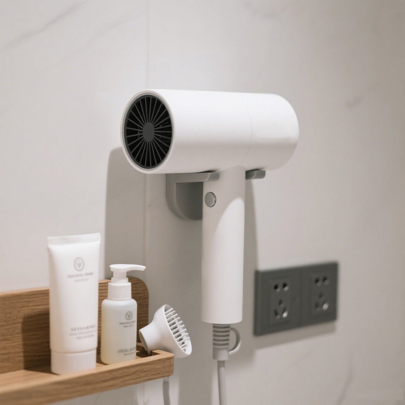 Ionizační fén na vlasy