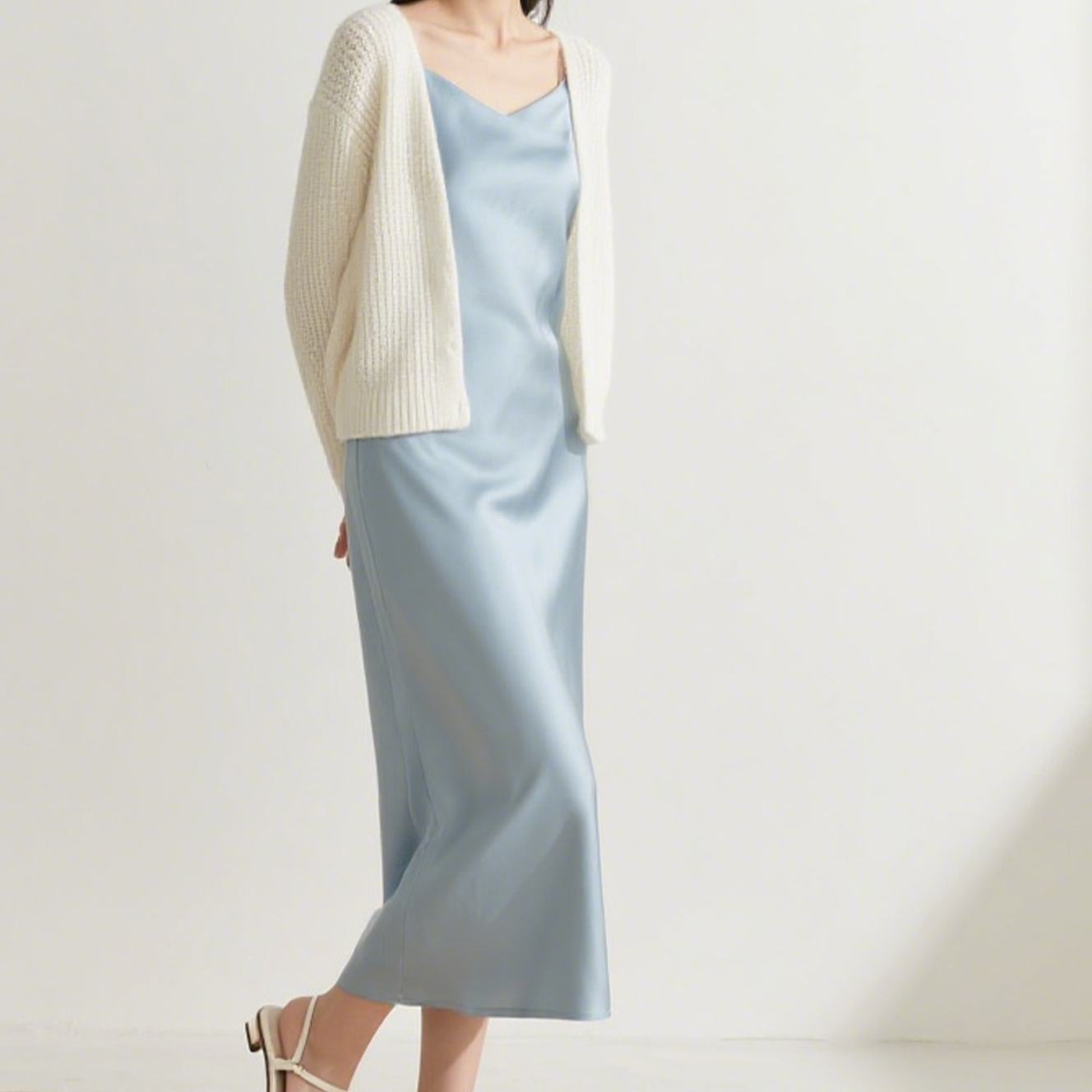 柔らかなシルク生地の質感