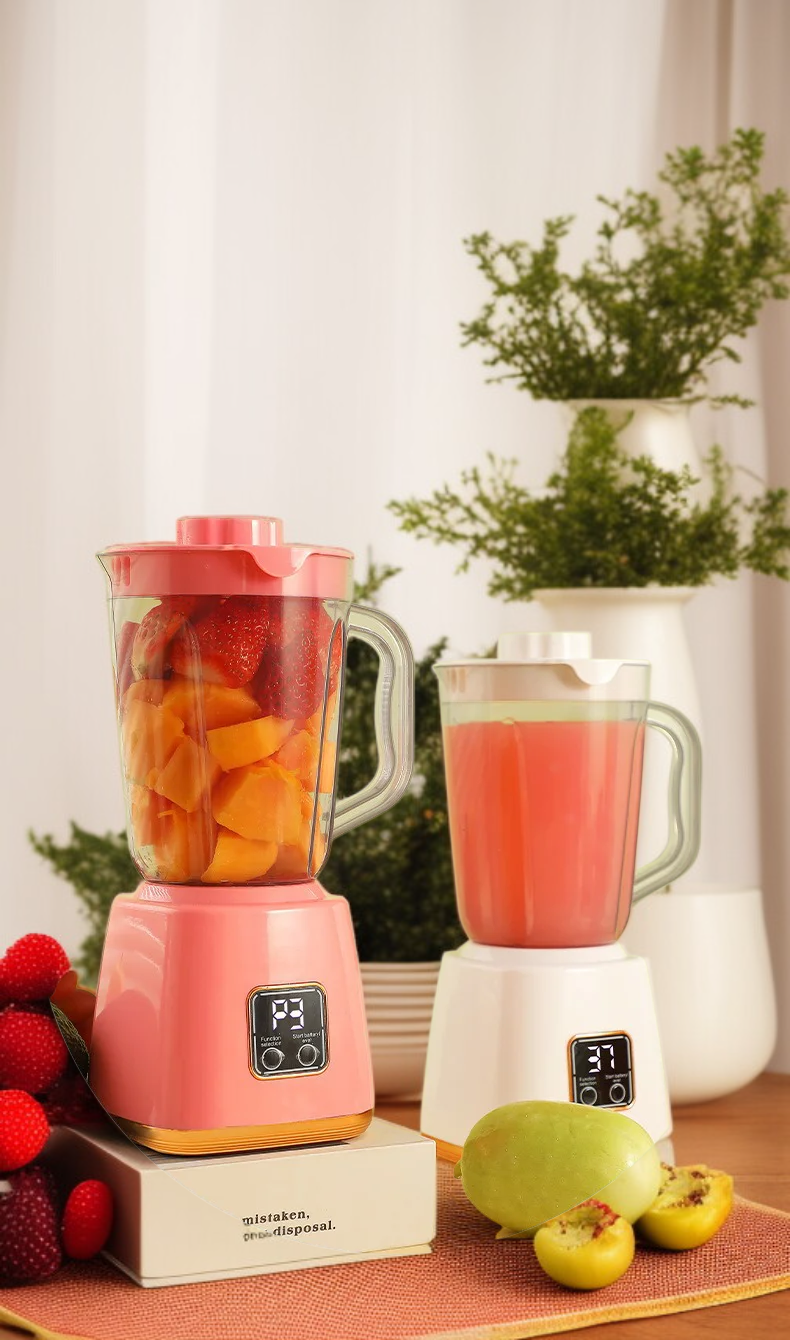 USB 충전식 대용량 휴대용 착즙기 사용 모습