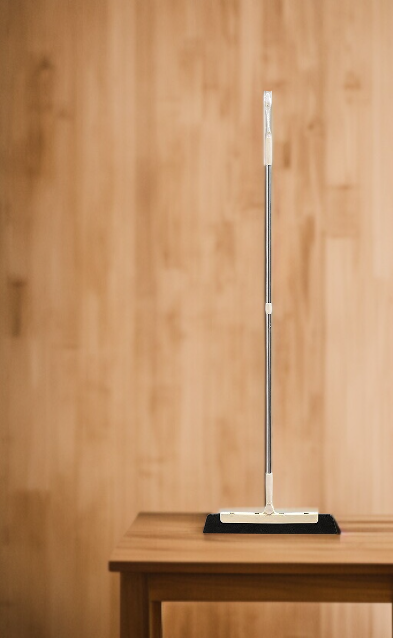 Magické koště na zametání a stírání vody v akci