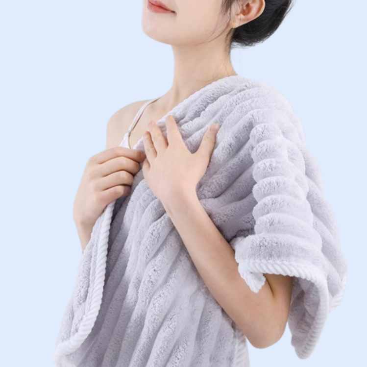 Thickened lint-free and highly absorbent towel