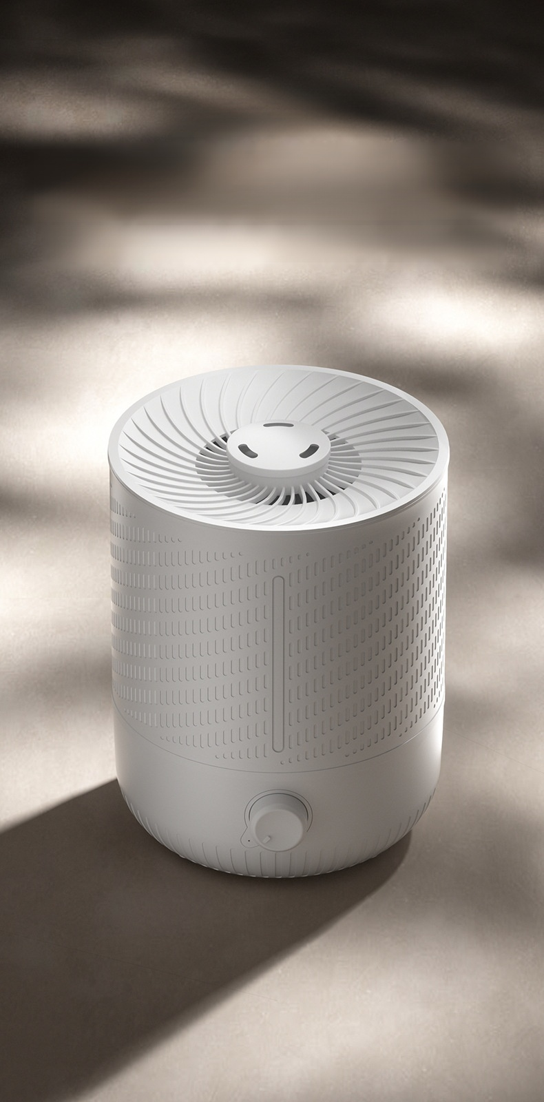 Duży nawilżacz powietrza 5L do domu na białym tle