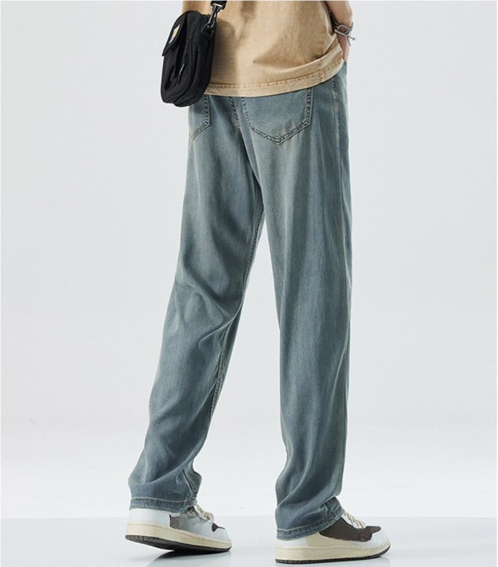 カジュアルコーデに合うメンズクールデニムパンツ