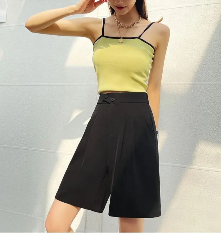 春夏向けの涼しいハーフスラックスパンツ