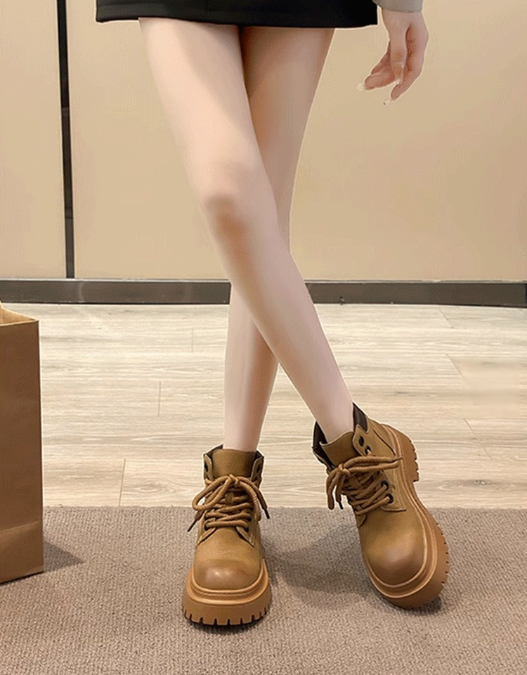 定番のレディースワークブーツ