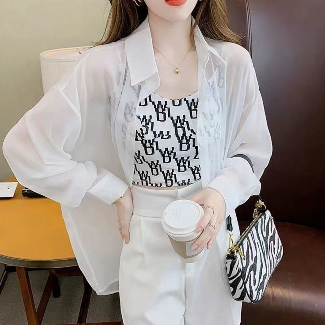 夏の女性の薄い長袖ブラウスカジュアルブラウス日焼け止めシャツ サマーシャツ薄手の日焼け止めカジュアルトップス