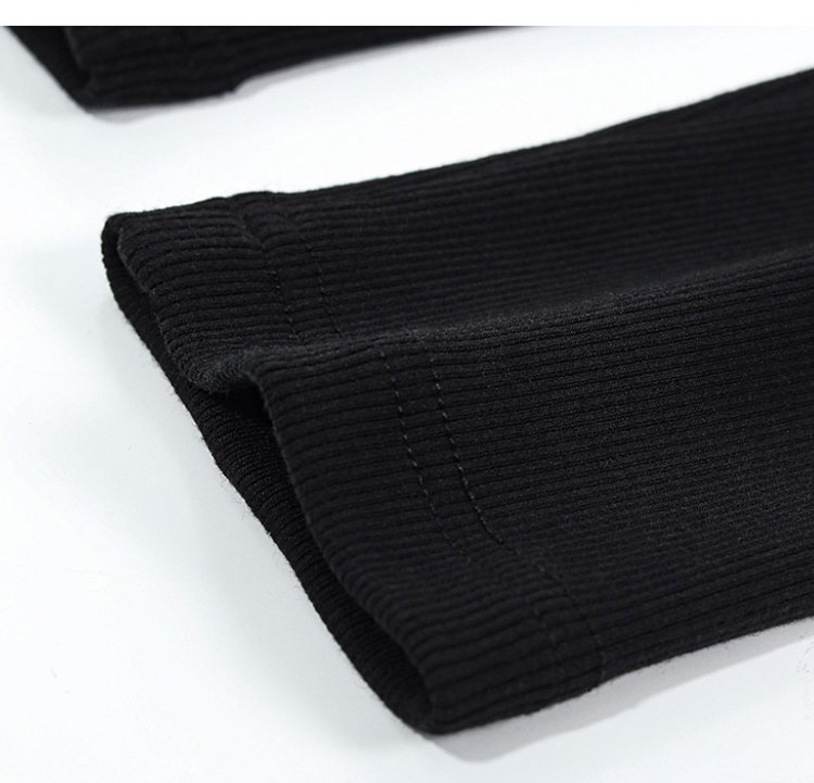 体型カバー効果抜群のリブワンピース着用イメージ