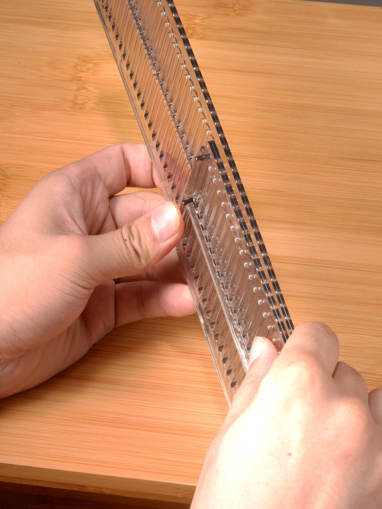 引き込み式引き出し仕切り サイズ調整可能