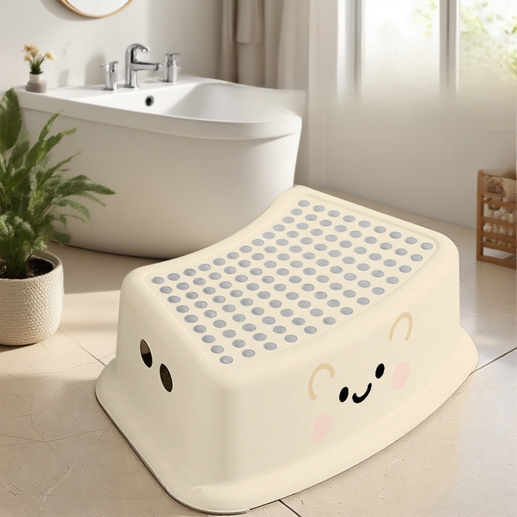 奶油風馬桶凳