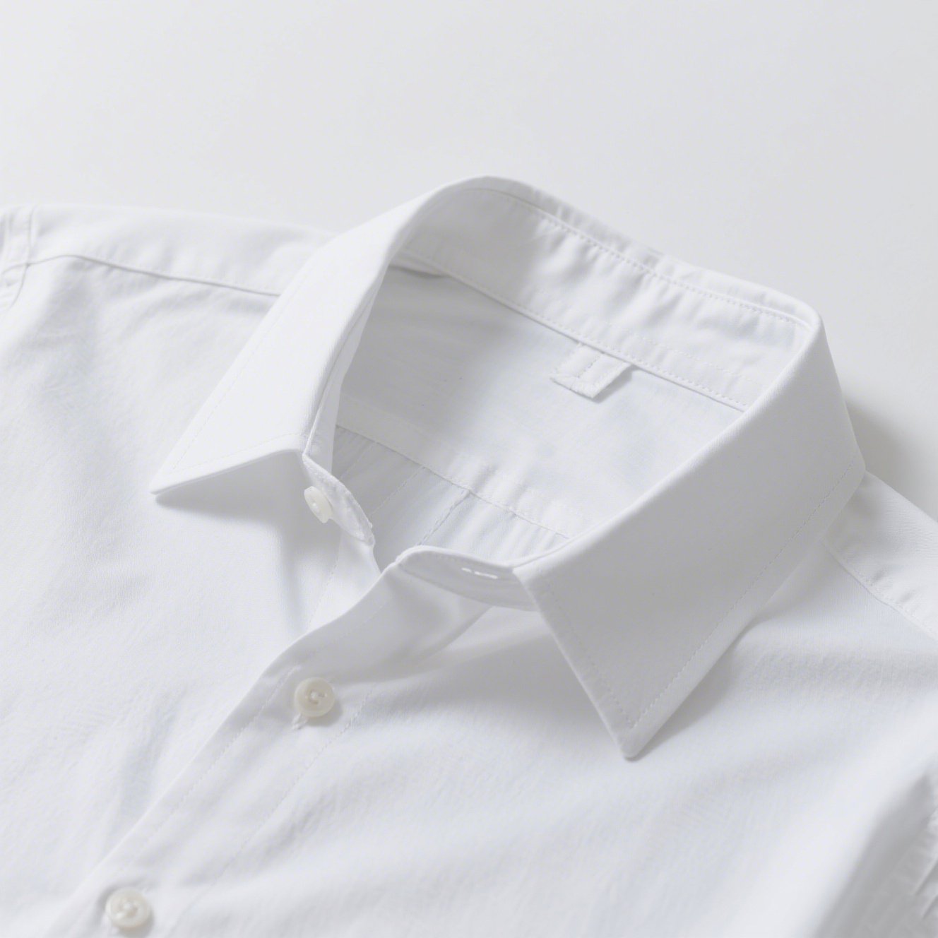 しわになりにくいリネンブレンドシャツ