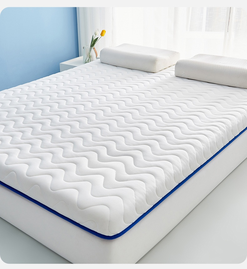 柔らかさとサポート力を兼ね備えたスポンジマットレス