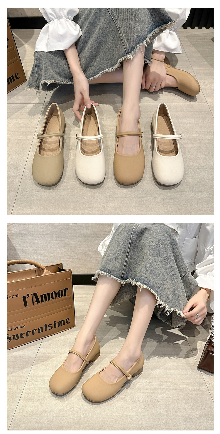 可愛らしい丸いつま先のイブニングシューズ