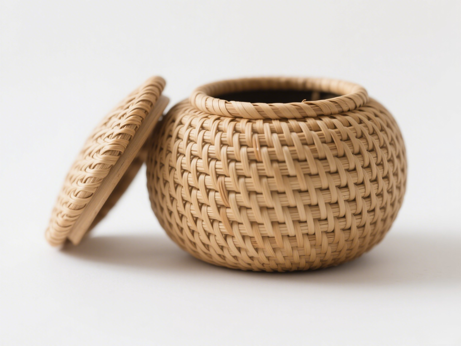 Handgefertigter Bambus-Teebehälter