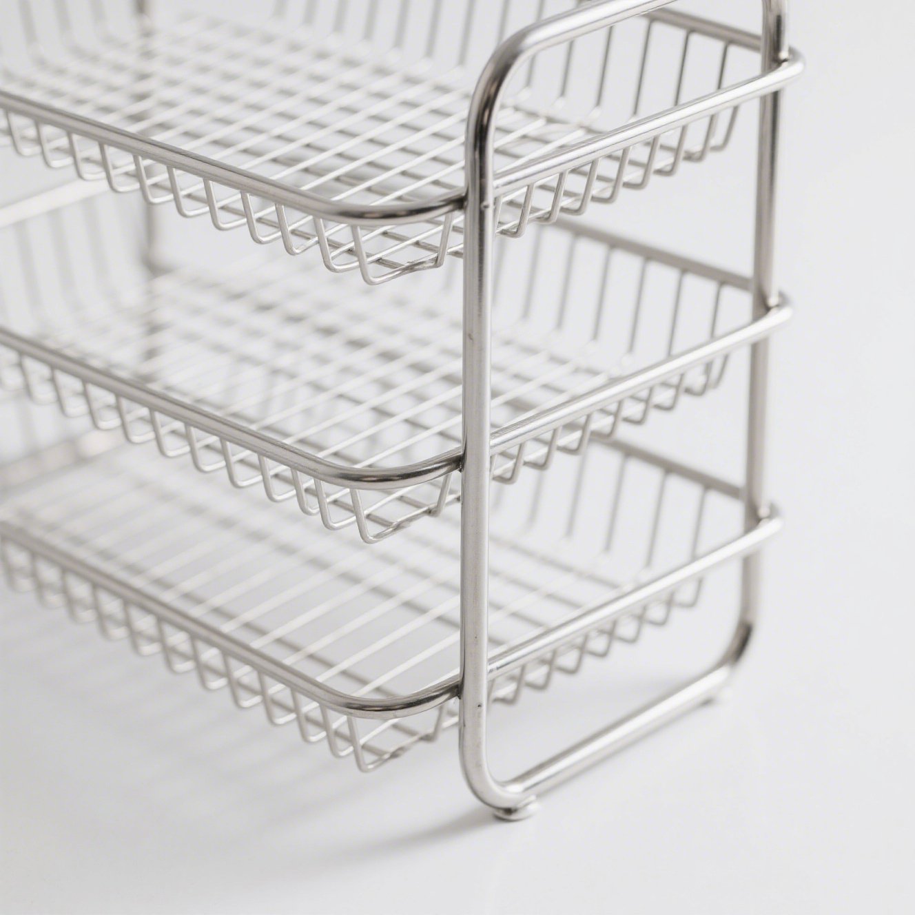 Elegantní nerezový organizér na příbory