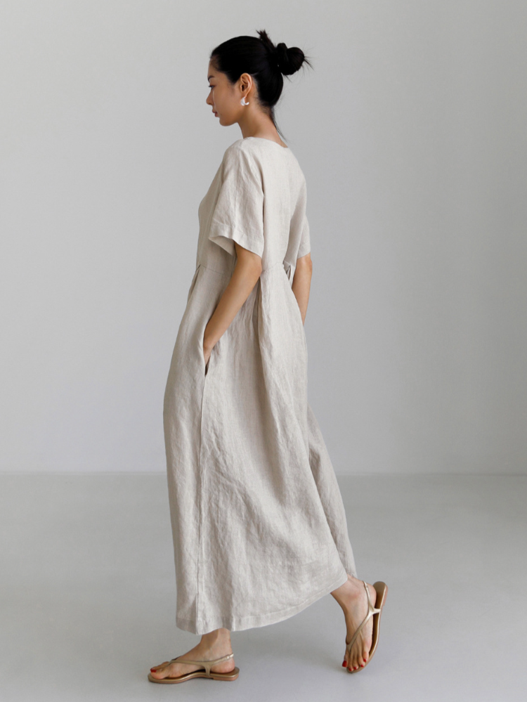 柔らかい生地感が伝わるスカートのアップ画像