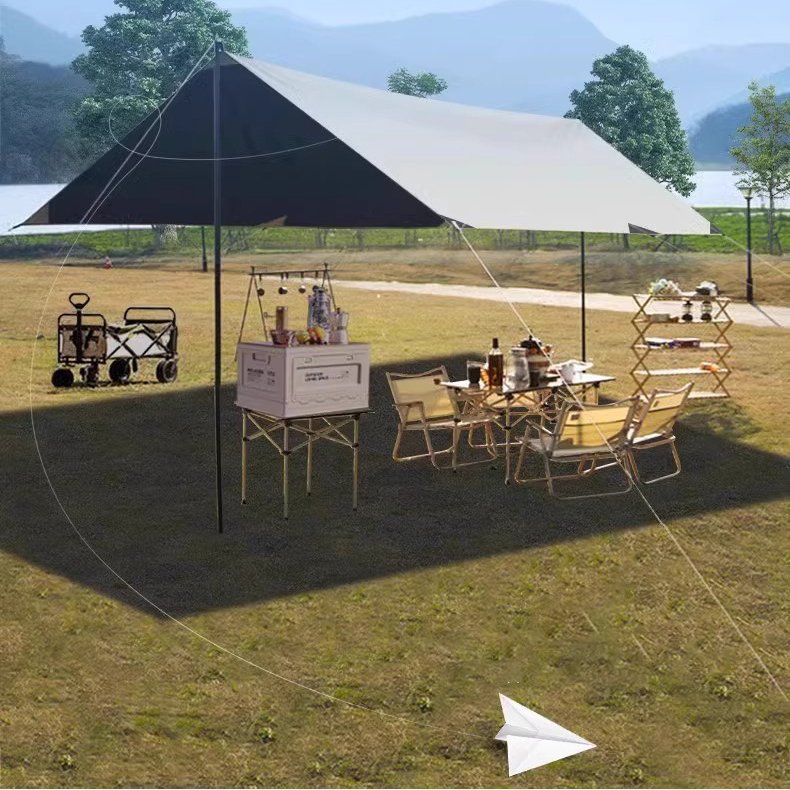 折りたたみ式テントの野外キャンプ場です