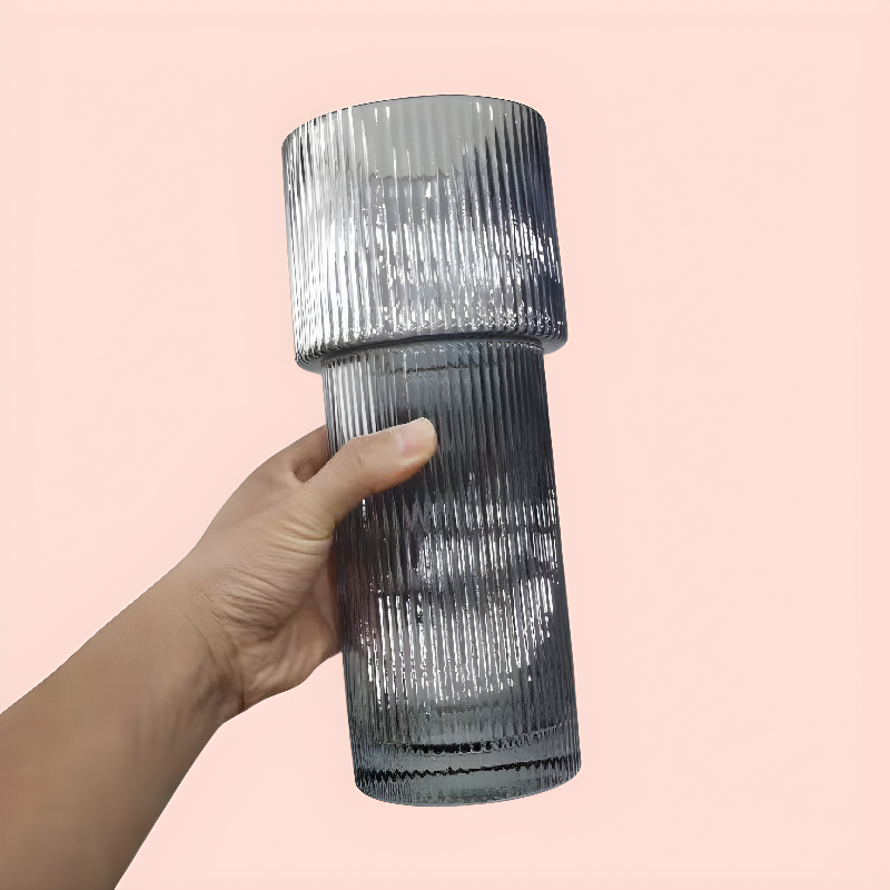 Chinese vertical glass vase