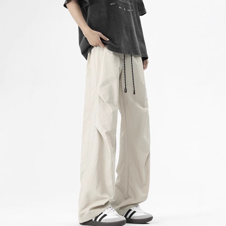 Urbaner Freizeitlook mit Cargo Hose