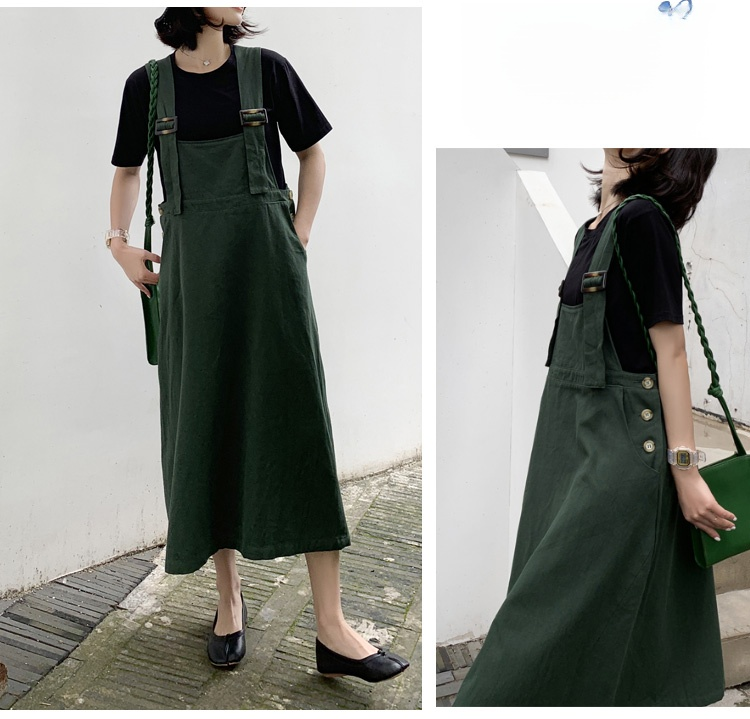 きれいめスタイルのキャミワンピースサイドビュー