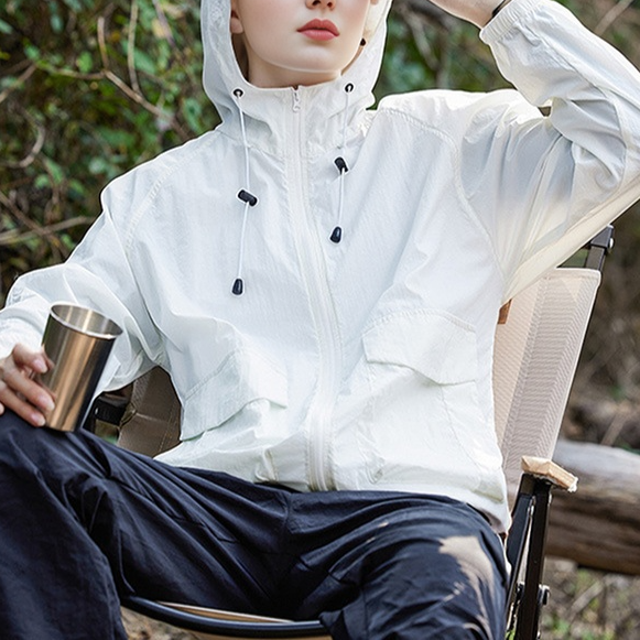 カップル日焼け止め作業服フード付きパンチングジャケット 軽量長袖スキンスーツ スポーツアウトドア夏の日焼け止め夏のアウトドア用品