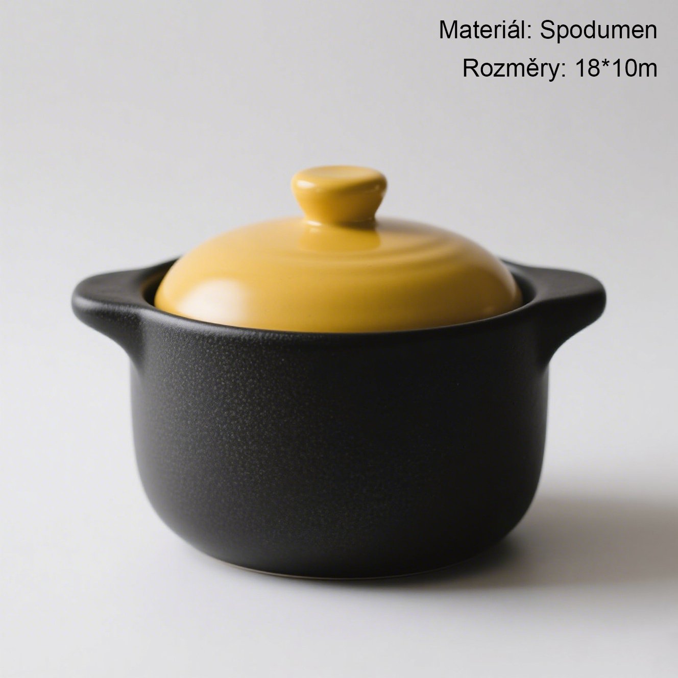 Keramický hrnec s víkem na kuchyňské lince