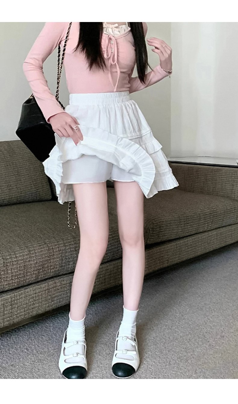 繊細なフリルディテールのコットンラインスカート