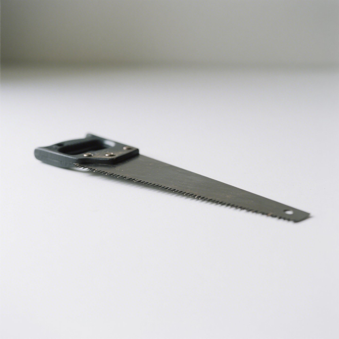 Ruční pila na dřevo