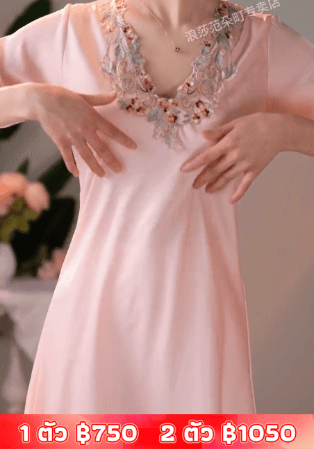 【สวยหรูเซ็กซี่】ชุดนอนเดรสผ้าไหมเย็น