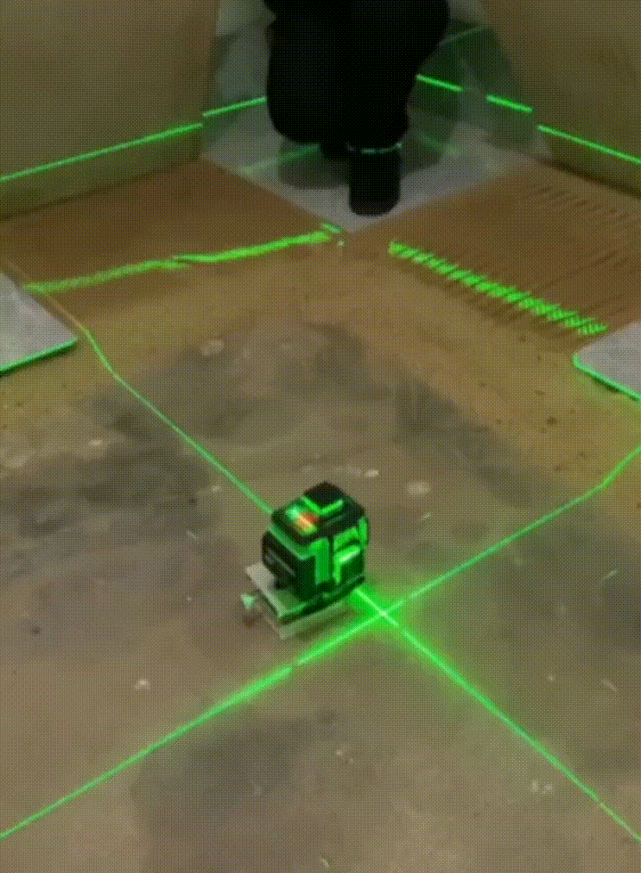 高精度强光细线激光平水仪_04.gif