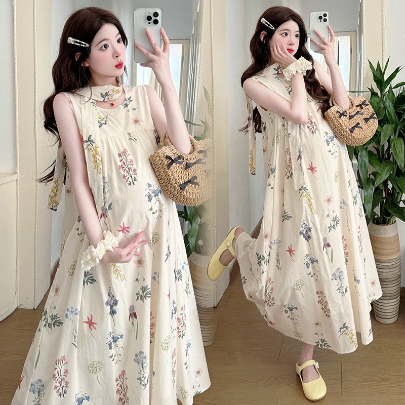 Mode, frauenkleidung im sommer bricht das kleid ab