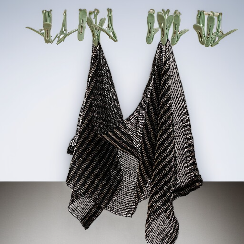Exfoliating bath towel with painless design