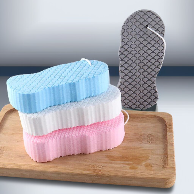 Durable bath sponge for daily use