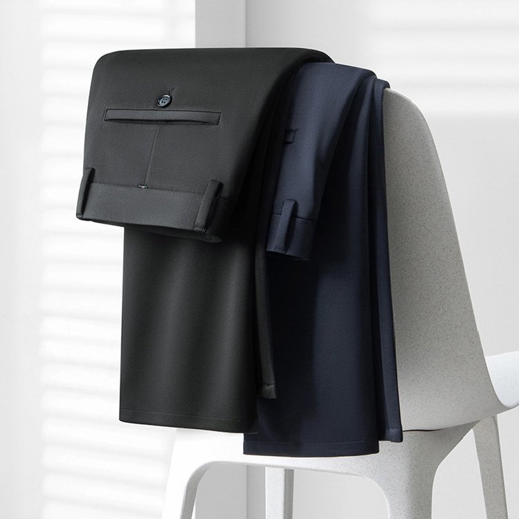 【シルク】超薄手　通気性メンズカジュアルパンツ ハイストレッチ　快適　ストレートパンツ