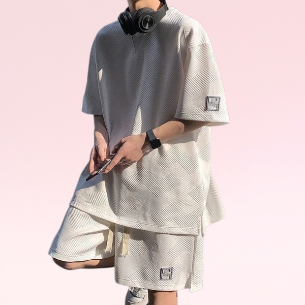 夏のファッションにぴったりの高級メンズスポーツスーツ