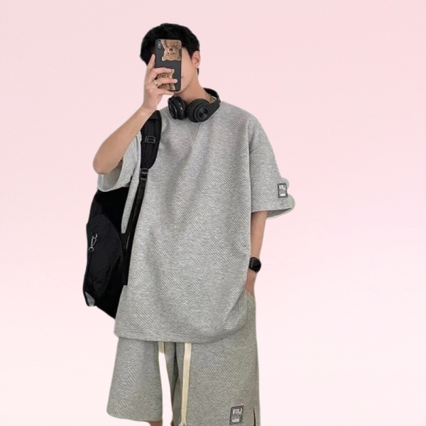 夏のファッションにぴったりの高級メンズスポーツスーツ