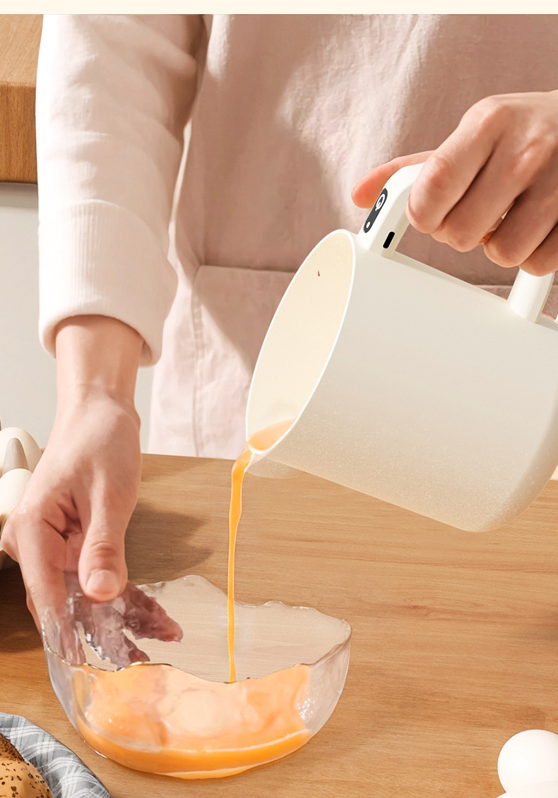 소형이지만 강력한 모터의 계란믹서