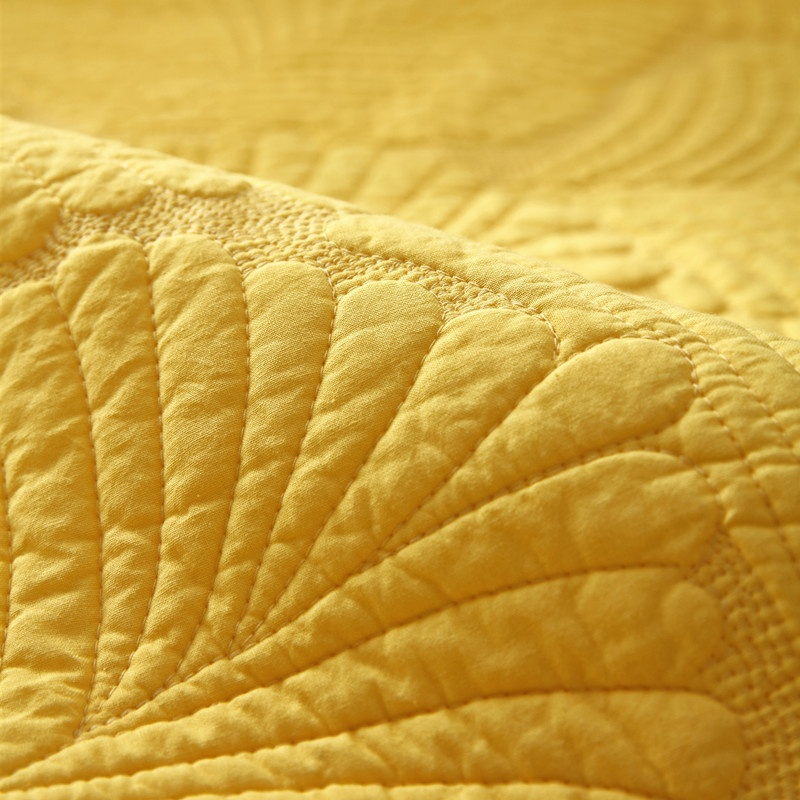 Simple sofa cushion for all seasons