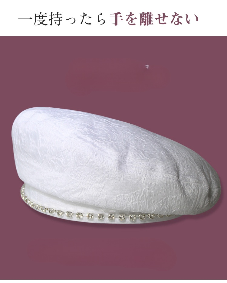 サイドから見たレース付きベレー帽