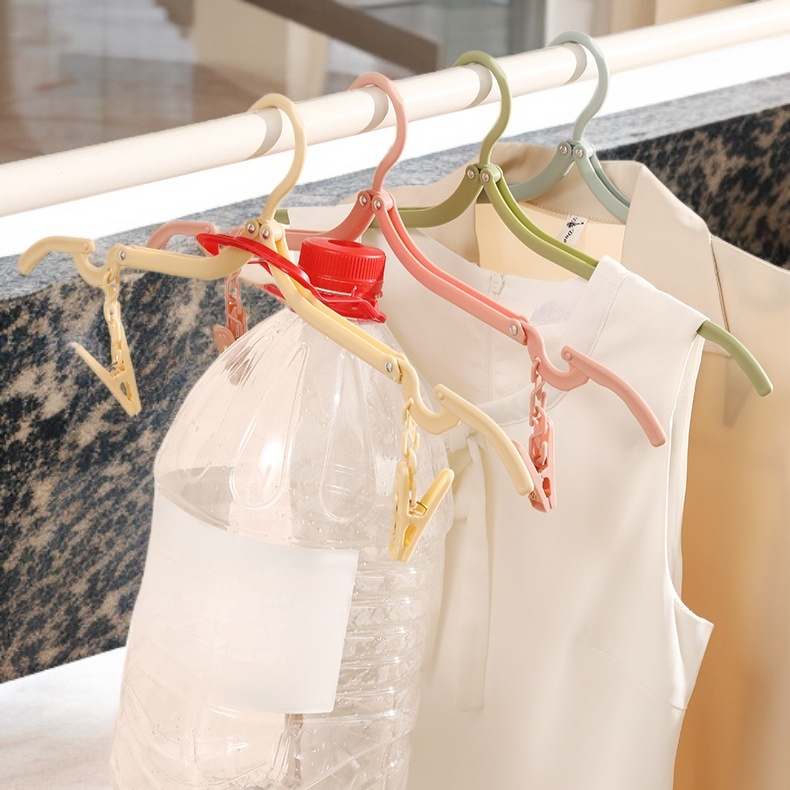 가방에 넣기 쉬운 휴대용 옷걸이