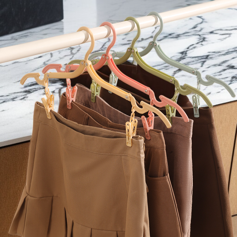 다양한 옷에 사용할 수 있는 다용도 옷걸이
