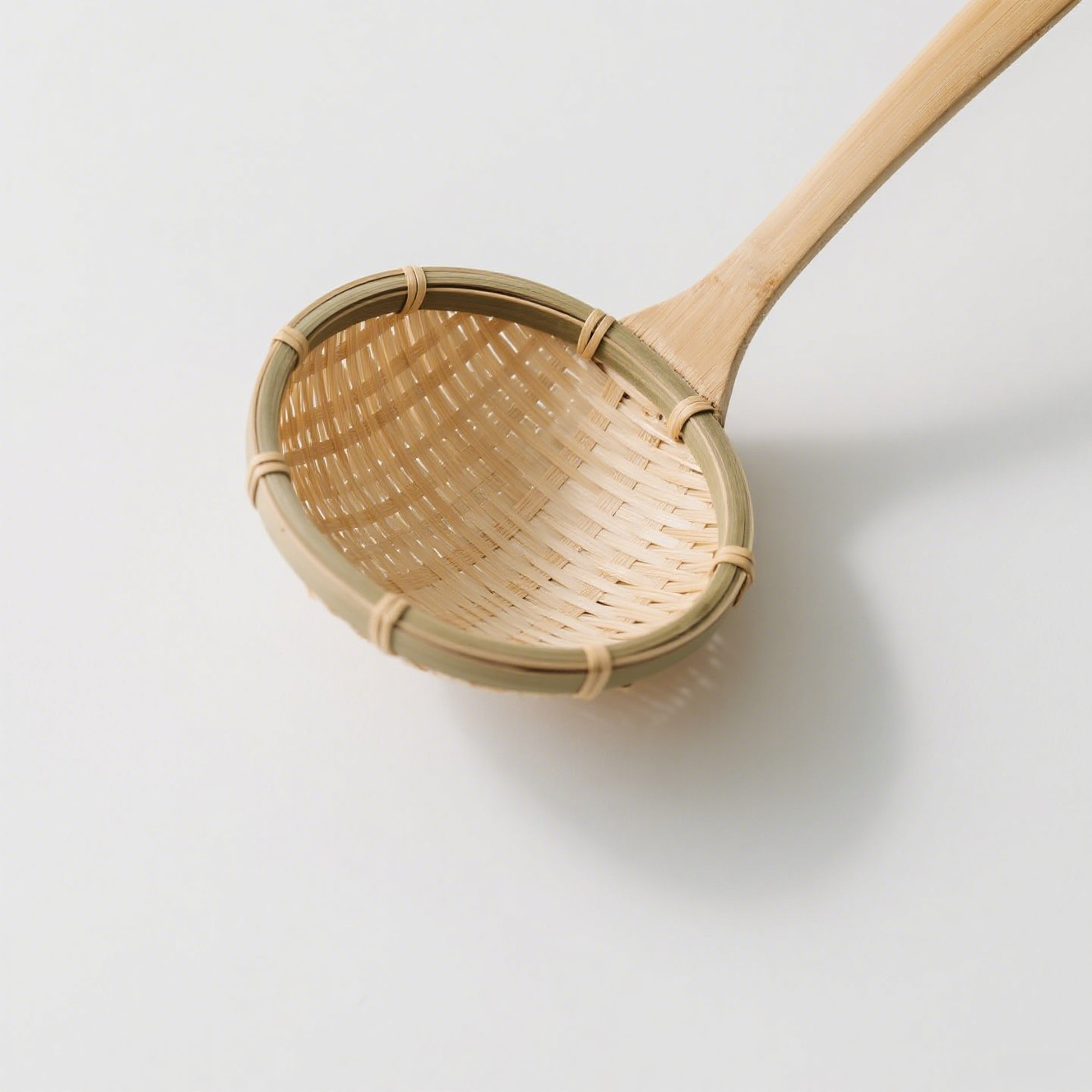 Umweltfreundliches Bambussieb für die Haushaltsküche