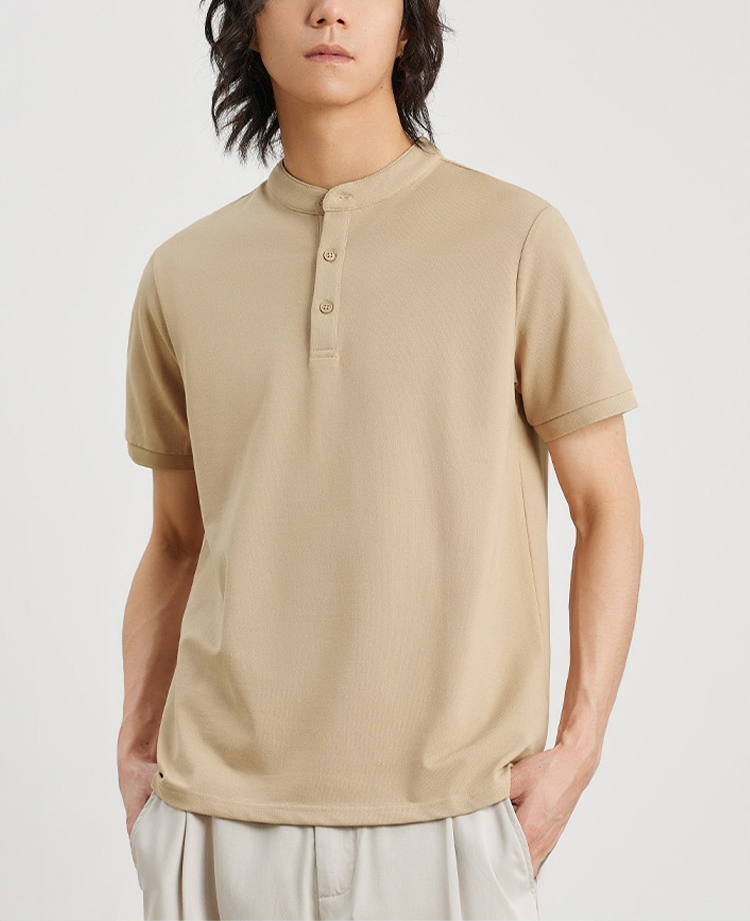 ヘンリーネックTシャツの正面画像