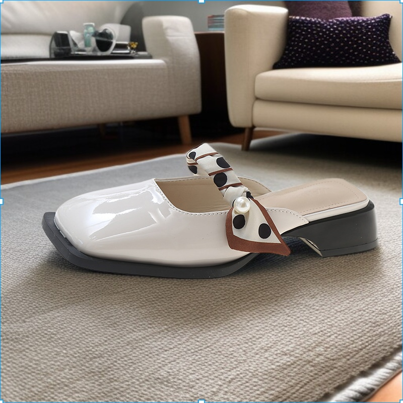 フレンチスタイルの厚底ヒール、つま先閉じたスリッパ、女性用夏アウトドアウェア、2025年新作ミッドヒール、スクエアトゥハーフスリッパ