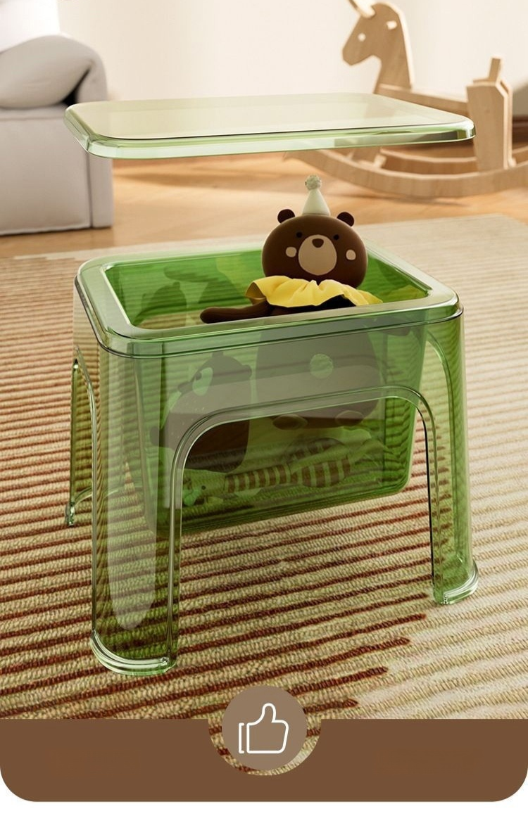 Praktyczny stołek z miejscem na przechowywanie książek