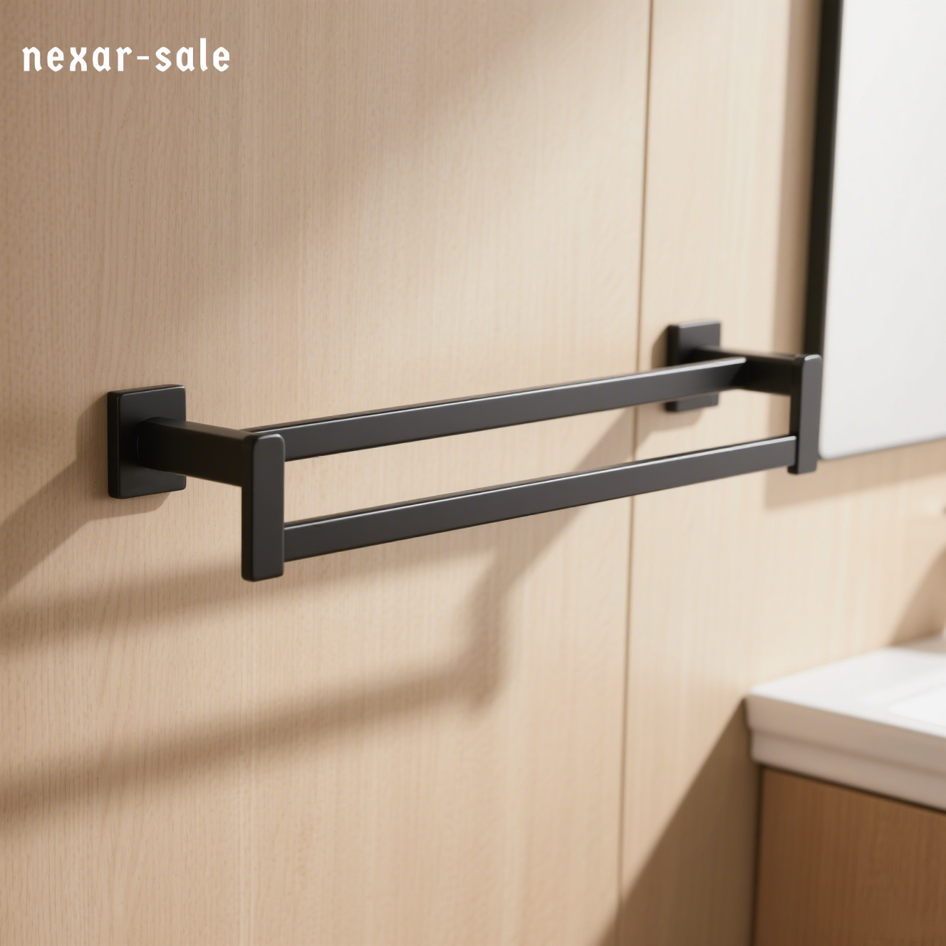 Moderner Handtuchhalter an Wand montiert