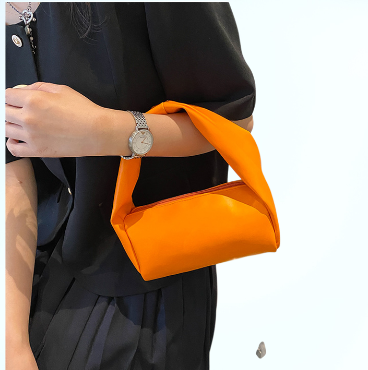 กระเป๋าสะพายไหล่หนังนิ่มสไตล์เรโทรเรียบง่ายสำหรับผู้หญิง