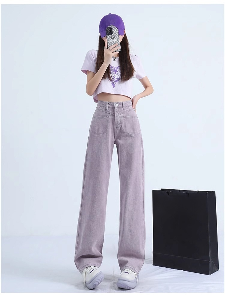 後ろ姿もおしゃれなデニムワイドパンツ