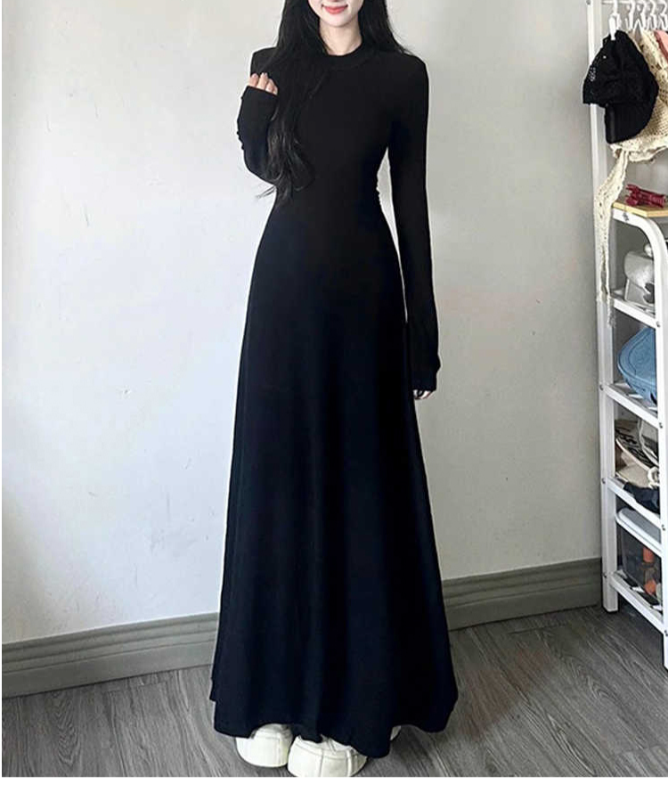 春夏秋冬に活躍するリブ織りロングワンピース