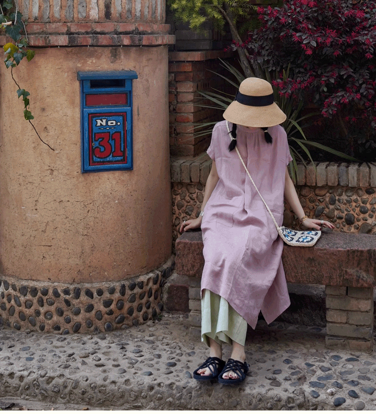 お出かけにぴったりのレディースワンピース