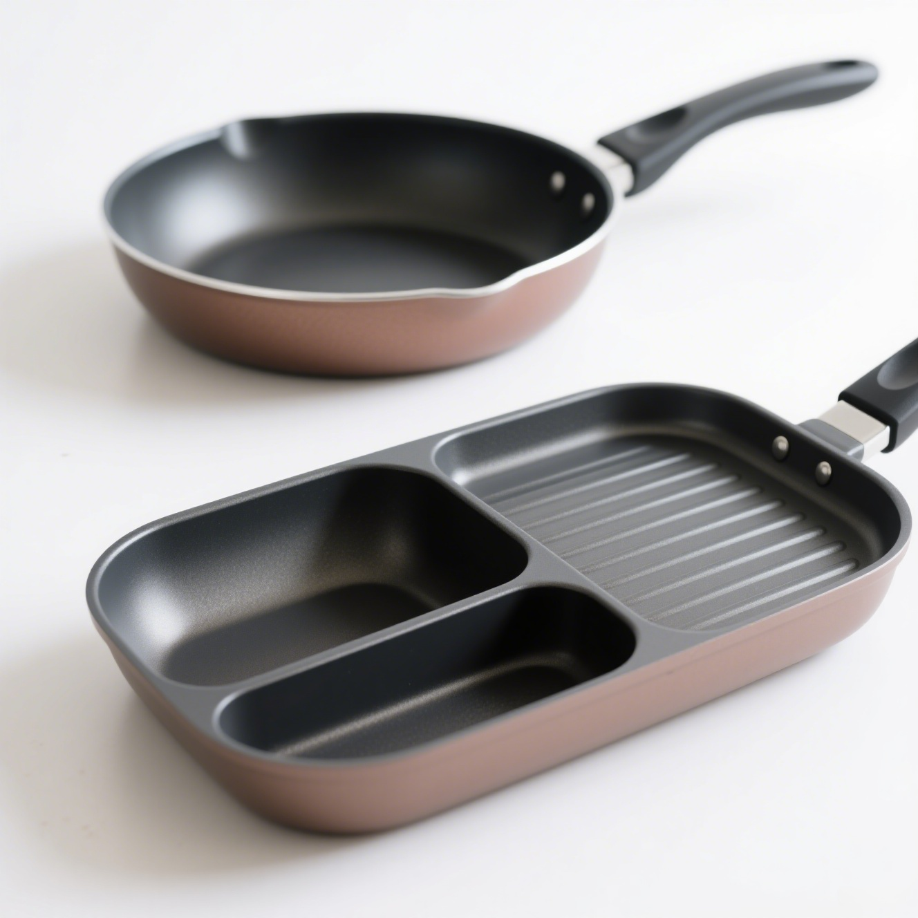 Poêle antiadhésive Shell Pebble avec quadruple revêtement